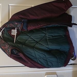 Ladies winter coat. (Large)("be in the current seen" / made in Sri Lanka)